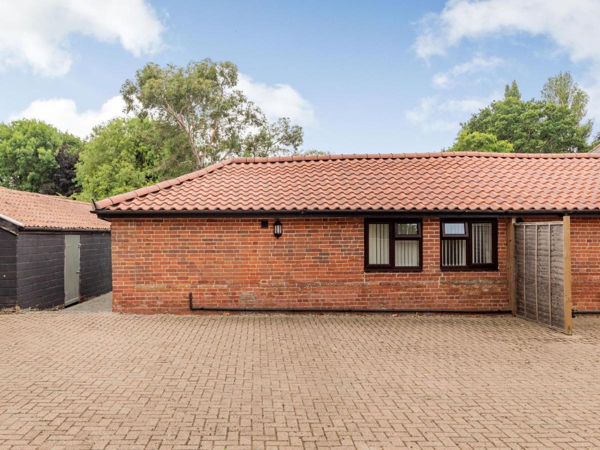 The Nest Box Villa Diss Bagian luar foto