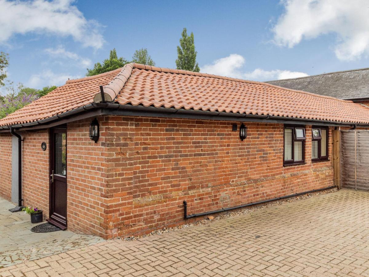 The Nest Box Villa Diss Bagian luar foto