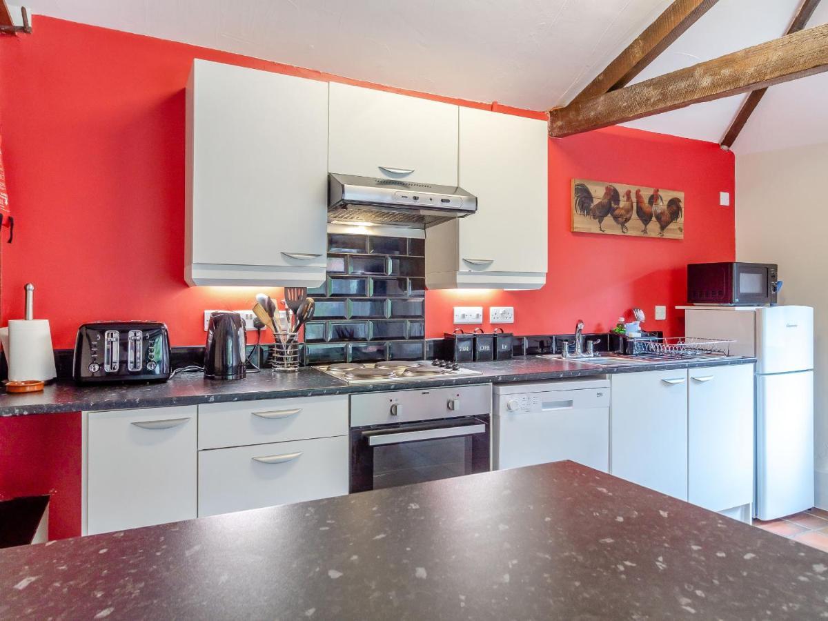 The Nest Box Villa Diss Bagian luar foto