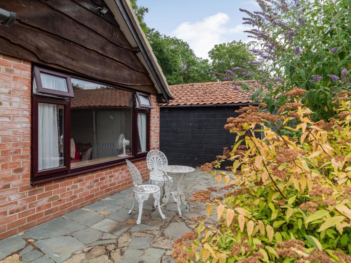 The Nest Box Villa Diss Bagian luar foto